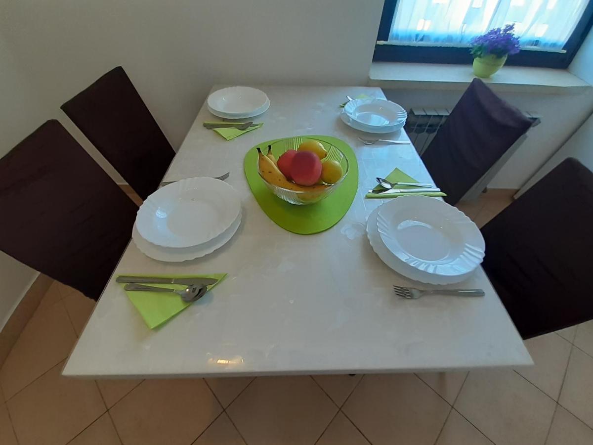 Apartamento Apartman Lila Umag Exterior foto